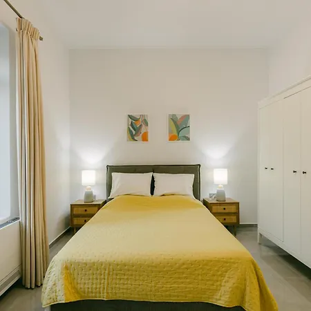 Evgenia's House Ampavris