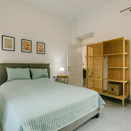 Evgenia's House Ampavris