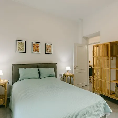 Evgenia's House Semesterbostad